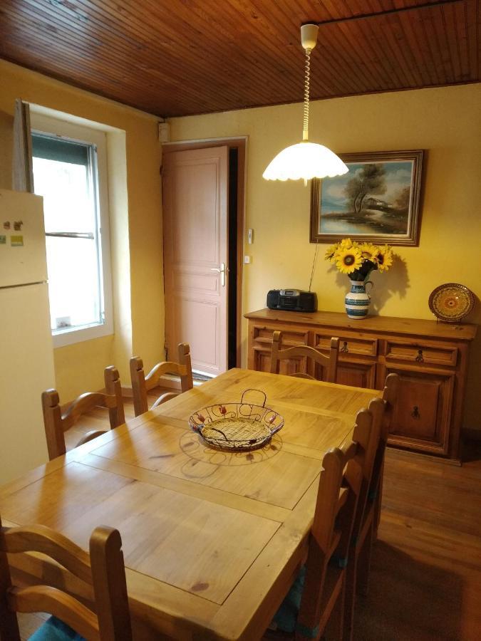 Maison Familiale Centenaire De Vigneron Montescot Екстер'єр фото