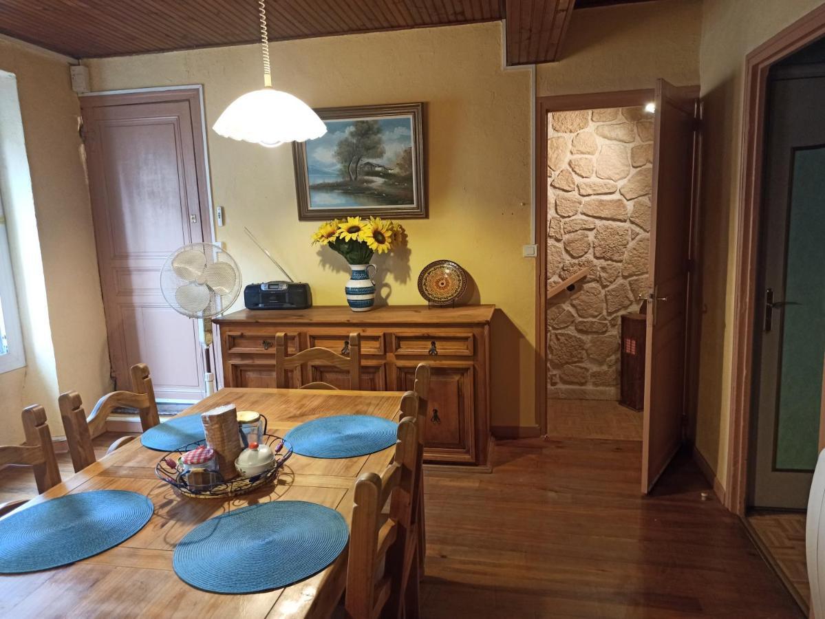 Maison Familiale Centenaire De Vigneron Montescot Екстер'єр фото